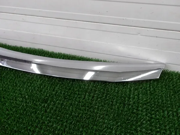 DACIA SANDERO I 08-12 Front Grille Trim Chrome OE image 3