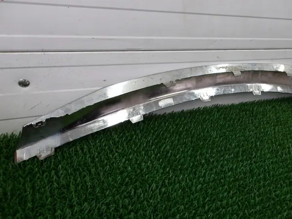 DACIA SANDERO I 08-12 Front Grille Trim Chrome OE image 4