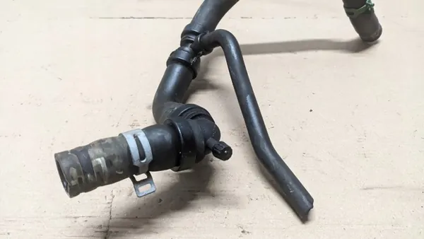 DACIA SANDERO II STEPWAY Vesiputki 924108330R image 2