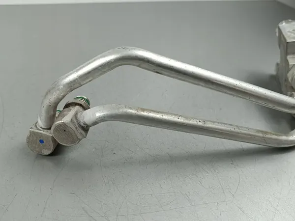 Tuyau de refroidissement d'huile Alfa Romeo Stelvio 2021 00050553463 image 4