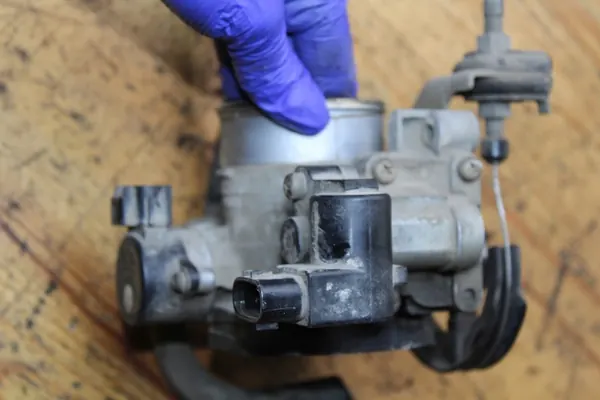 TOYOTA RAV 4 II 2.0 VVTI Drosselklappe 89452-33030 image 3