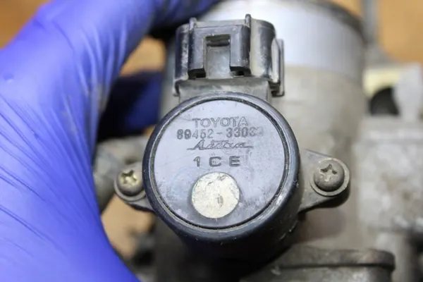 TOYOTA RAV 4 II 2.0 VVTI Drosselklappe 89452-33030 image 5