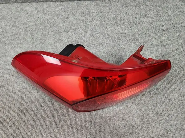 Luz trasera LED izquierda - VW Tiguan I 2011-2016 image 4