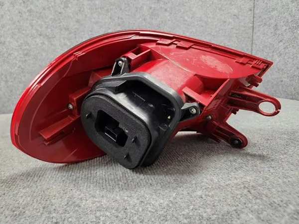 Luz trasera LED izquierda - VW Tiguan I 2011-2016 image 8