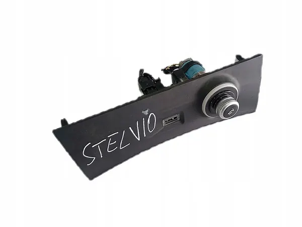 Panneau USB Alfa Romeo Stelvio OEM 156115933 image 2