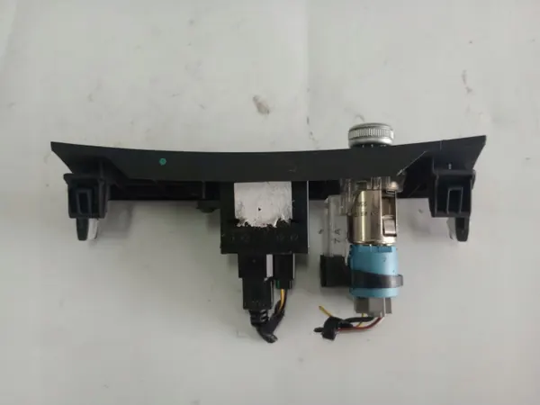 Panneau USB Alfa Romeo Stelvio OEM 156115933 image 6
