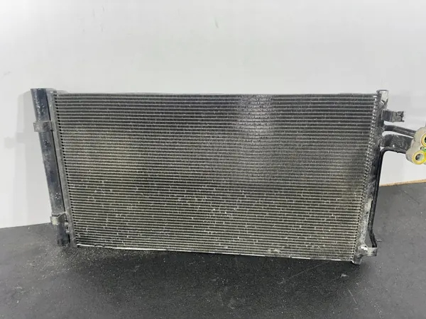 AC Condensor OEM GJ32-19710-AA voor Land Rover image 4