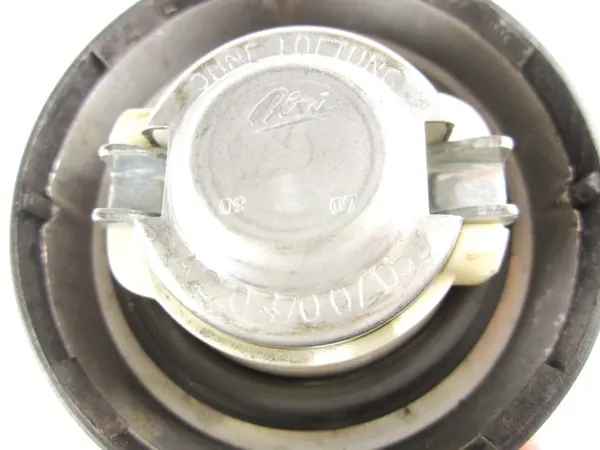 Polttoainekorkki OEM A2204700705 Mercedes CL W216 image 3