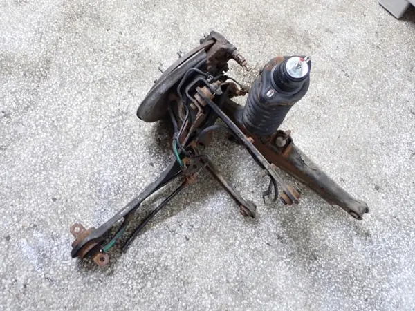 OEM ZWROTNICA PIASTA LEWY TYŁ 4X4 Mitsubishi Eclipse Cross image 8