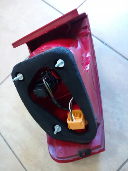 Seat Altea XL Achterlamp OEM 5P8945096A Gebruikt image 6
