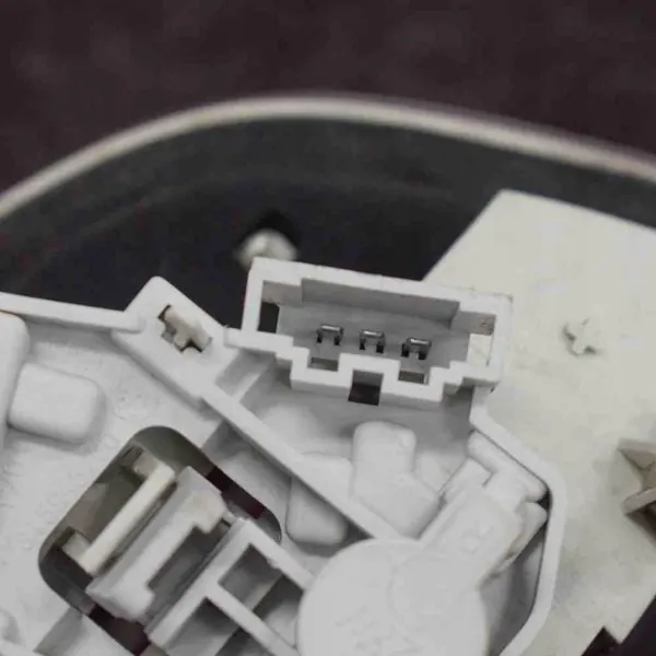 Skoda Superb B6 (3T) 2012 Luz de maletero derecha image 4