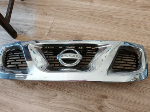 Grelha cromada Nissan TERRANO II OEM TERRANO II ATRAPA CHROM LIFT 04r image 2