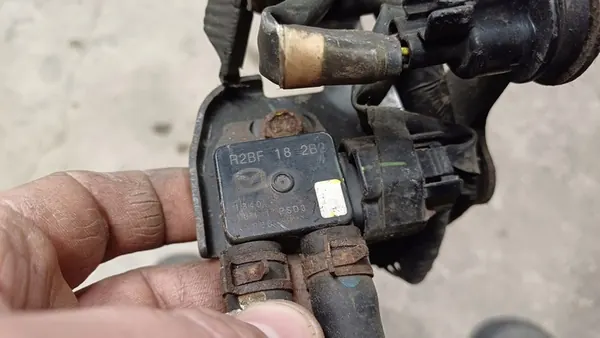 MAZDA 6 GH 08-12 2.2 D Exhaust Pressure Sensor R2BF-182B2 image 3