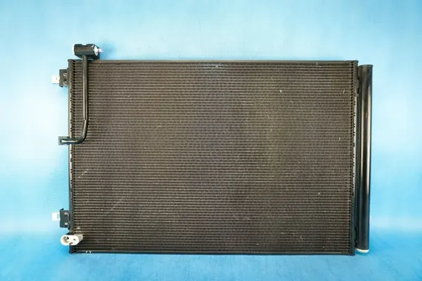 Audi A8 S8 AC-kondensaattori OEM 4H0260401F 4H0260403F image 2