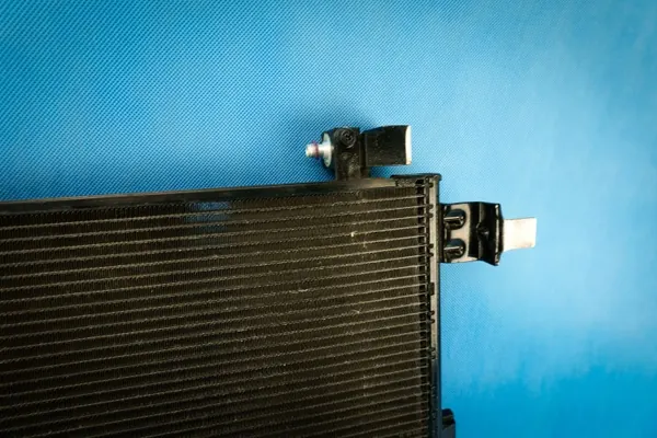 Audi A8 S8 AC-kondensaattori OEM 4H0260401F 4H0260403F image 9