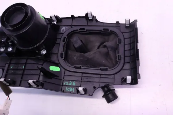 Tunnelpanel Getränkehalter OEM 846512YAA0 Hyundai IX35 image 8