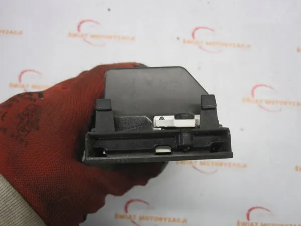 Peugeot 5008 I Display Bildschirm OEM 9803399680 image 6
