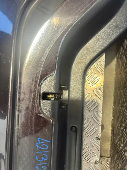 Achterklep OEM KLAPA BAGAZNIKA voor Land Rover Discovery IV image 5