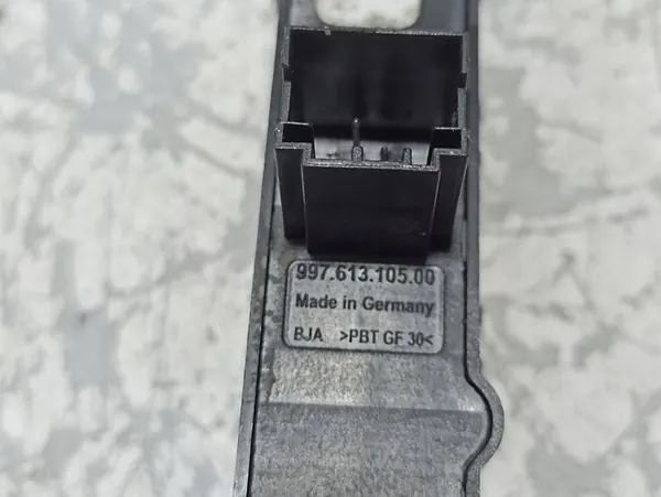 Porsche Cayman 987 Schakelknop 99761310500 image 4