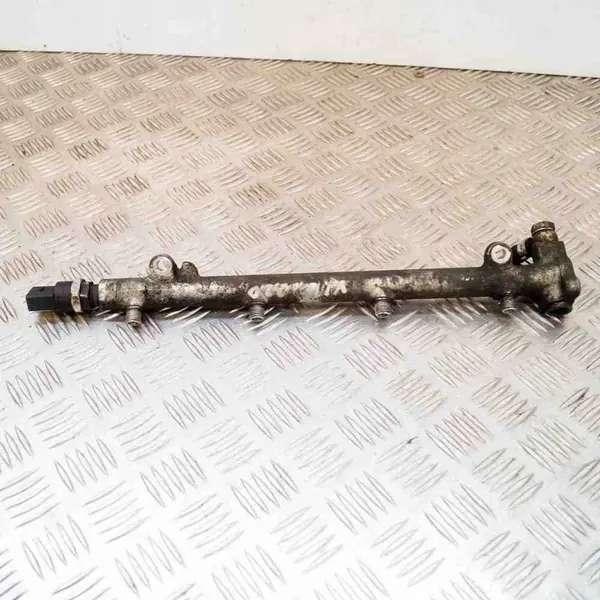 Brandstofrail Mercedes-Benz Vito / Mixto Bestelwagen (W639) OEM image 2