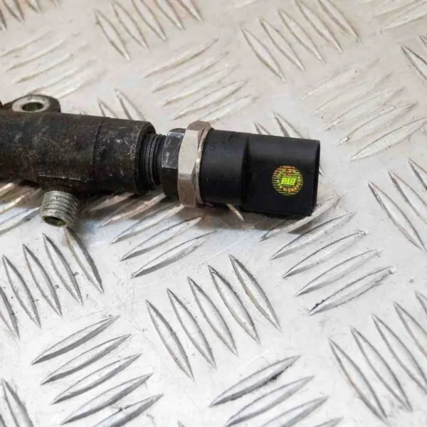 Brandstofrail Mercedes-Benz Vito / Mixto Bestelwagen (W639) OEM image 4