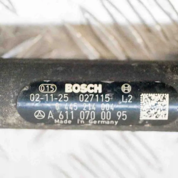 Brandstofrail Mercedes-Benz Vito / Mixto Bestelwagen (W639) OEM image 7