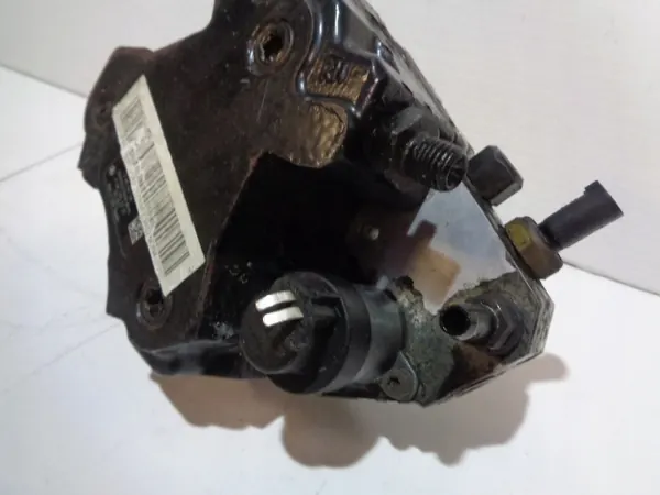 Mercedes W169 2.0 CDI Brandstofpomp OEM A6400700701 image 3