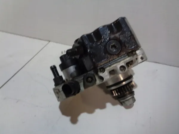 Mercedes W169 2.0 CDI Brandstofpomp OEM A6400700701 image 4