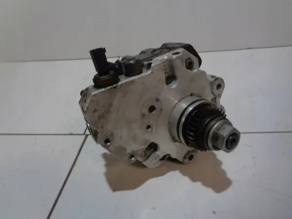 Mercedes W169 2.0 CDI Brandstofpomp OEM A6400700701 image 6