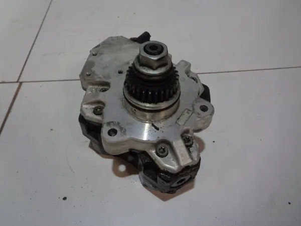 Mercedes W169 2.0 CDI Brandstofpomp OEM A6400700701 image 8
