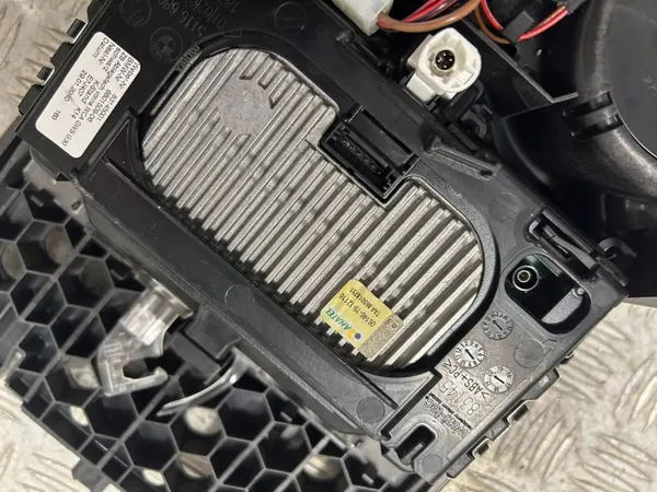 OEM 6801509 BMW 5 G30 G31 G38 Chargeur Inductif image 10