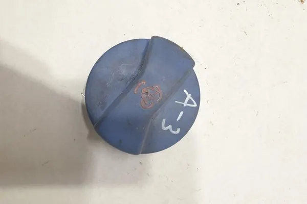 Koelvloeistofreservoirdeksel AUDI A3 1.6L 1J0121321B image 4