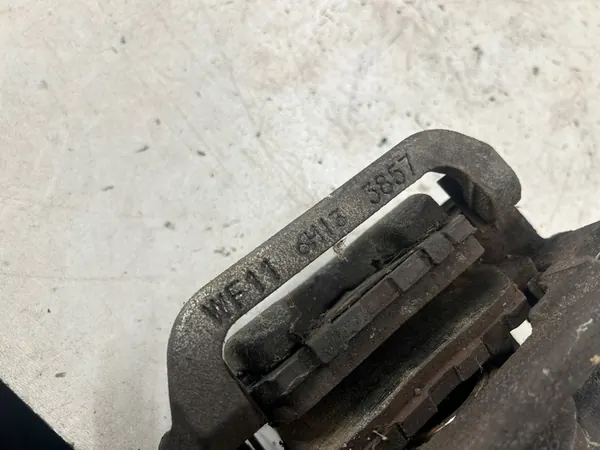 Nissan Leaf II (ZE1) 2021 Linker Hinterer Bremssattel OEM image 7