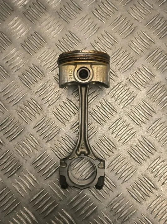 Pistón Toyota OEM 1320129757 para Yaris 2020 image 2