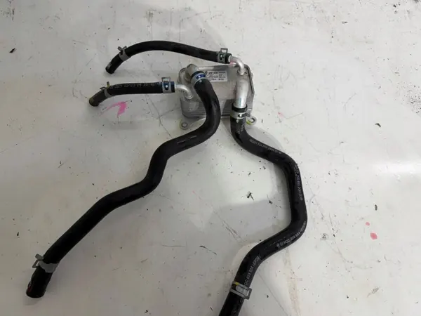 Enfriador de aceite usado OEM 256103D100 para Kia image 2