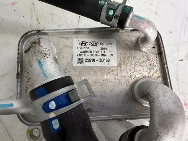 Enfriador de aceite usado OEM 256103D100 para Kia image 3
