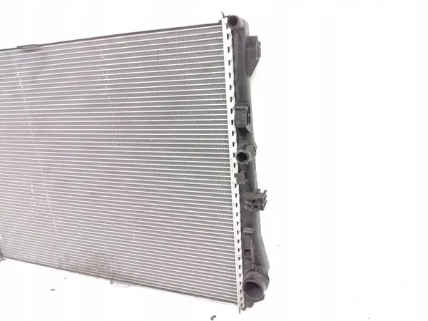 Waterkoeler Mercedes W205 W213 A0995008800 image 3