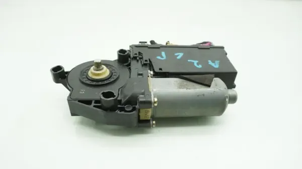 Moteur de vitre avant gauche AUDI A2 8Z OEM 8Z1959801 image 4