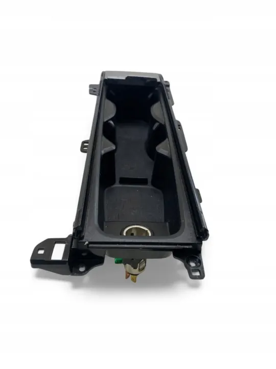 Volvo XC90 Bekerhouder OEM 31389958 Dashboard image 5