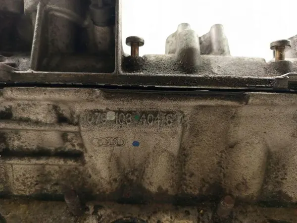 Audi A8 S8 D4 Sylinterikansi OEM 079103404S image 5