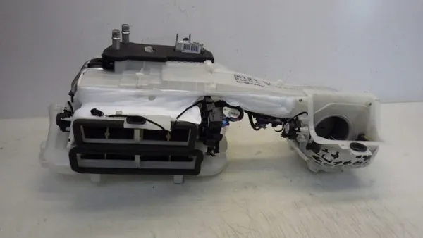 Citroen DS7 Värmefläkt OEM 9811149580 - Begagnad image 2