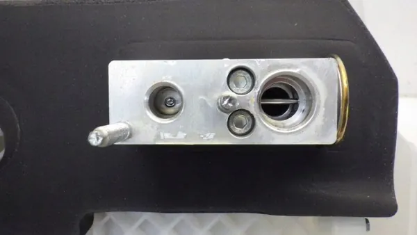 Citroen DS7 Värmefläkt OEM 9811149580 - Begagnad image 10