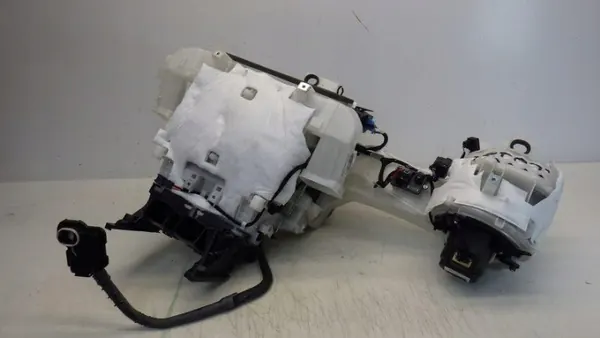 Citroen DS7 Värmefläkt OEM 9811149580 - Begagnad image 5