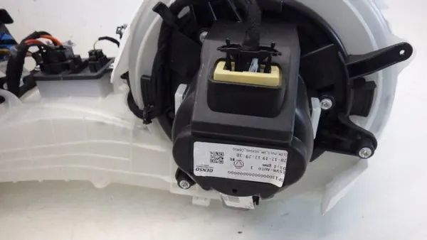 Citroen DS7 Värmefläkt OEM 9811149580 - Begagnad image 8
