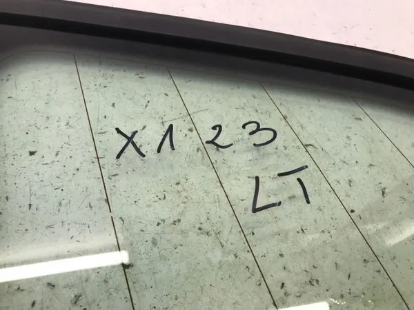 BMW X1 U11 2023 Bak Vänster Karossglas OEM 9451583 image 3