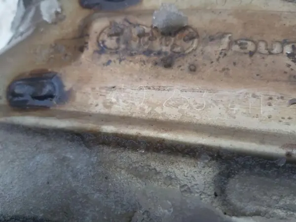 Audi A8 D4 4.2 Midden Uitlaatdemper OEM 4H0253411 image 3