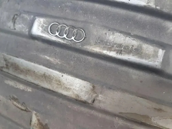 Audi A8 D4 4.2 Midden Uitlaatdemper OEM 4H0253411 image 4