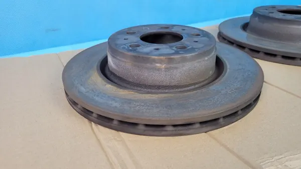 Disques de frein avant Tesla Model 3 OEM 1044611-00-D 320mm image 4