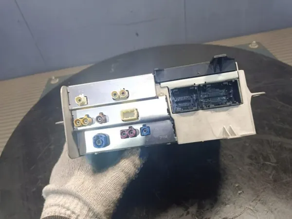 Radio Navi Mercedes W213 OEM 2139009133 - Usado image 3