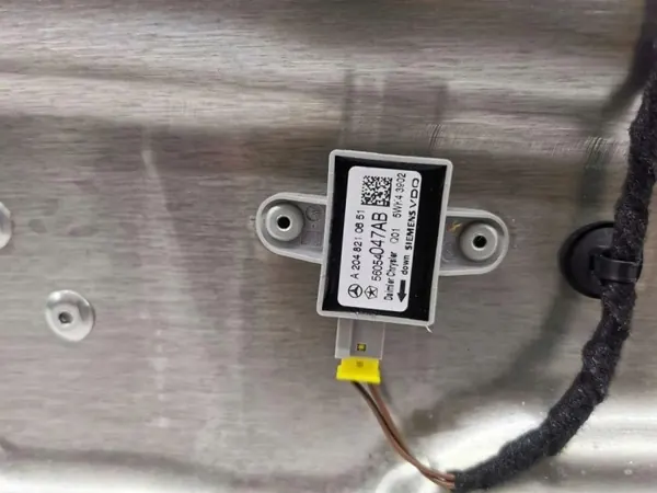 Régulateur de vitre avant Mercedes-Benz C W204 OEM A2048210651 image 5